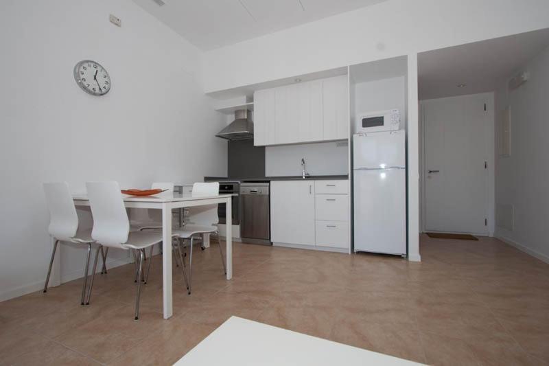 Aparthotel L'Heretat Кадакес Стая снимка